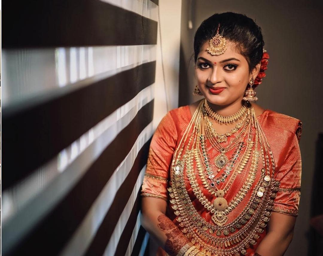 QUEENS BEAUTY PARLOUR KOHINOOR